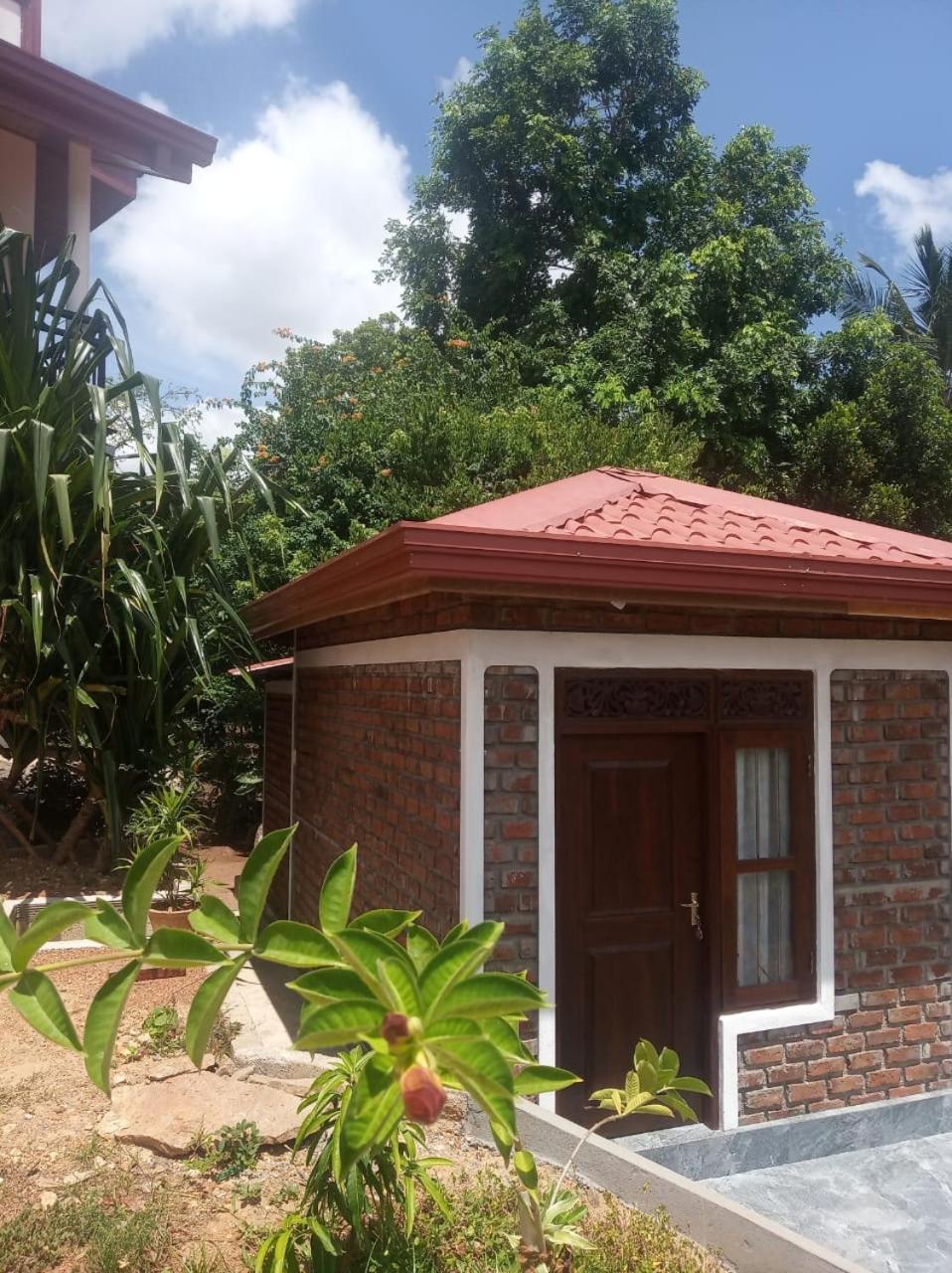 Rock Villa Relax City Resort Mihintale Exterior photo